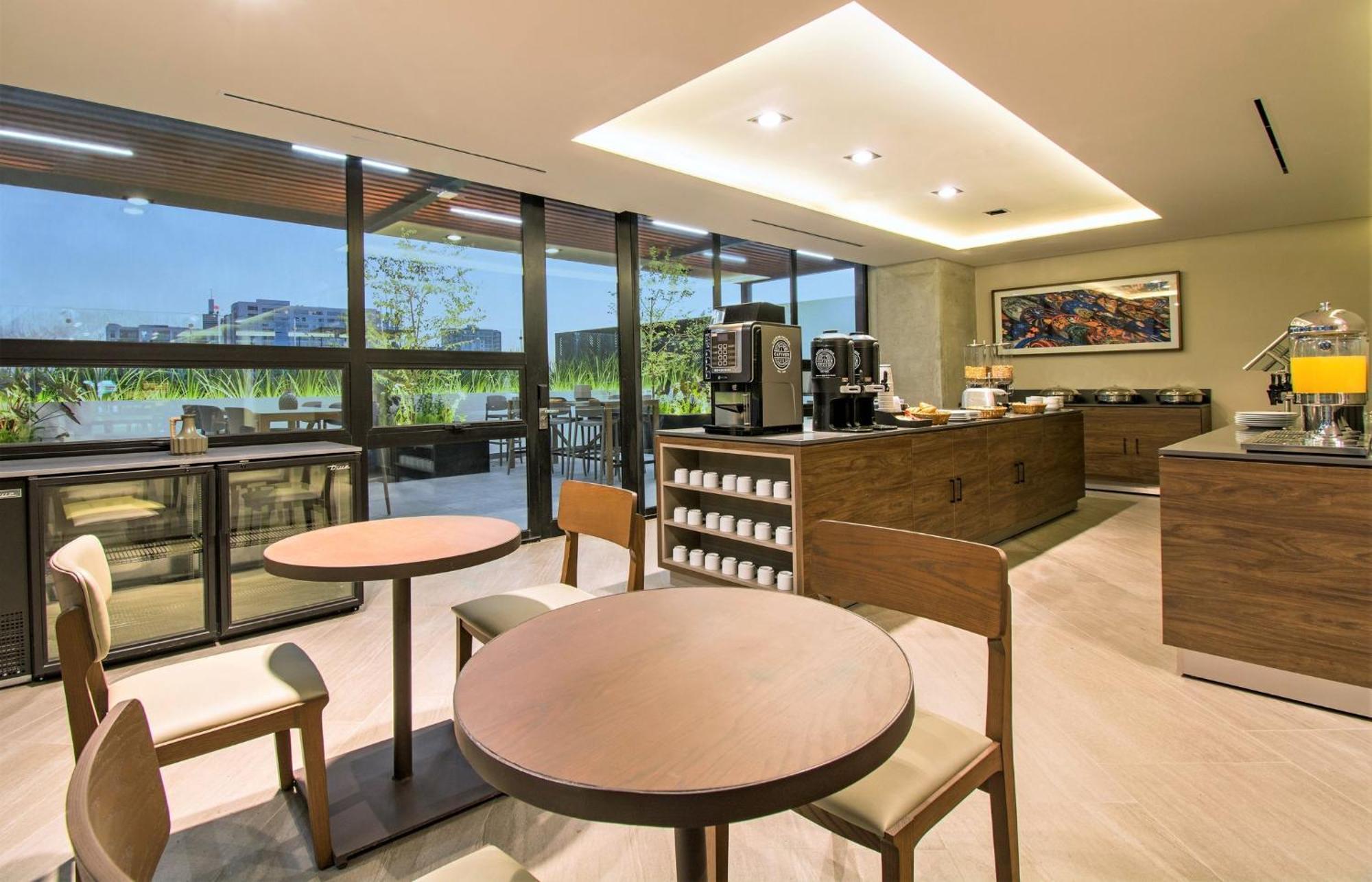 Staybridge Suites - Guadalajara Novena By Ihg Exteriér fotografie